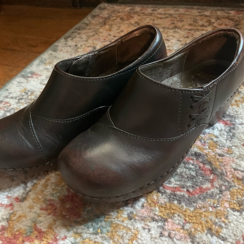 Dansko Stacie oiled brown leather clogs. Size 36